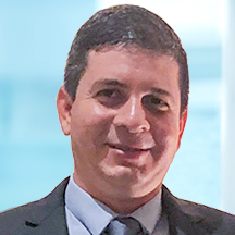 Dr. Eduardo Romulo Segovia Paz — Médico
