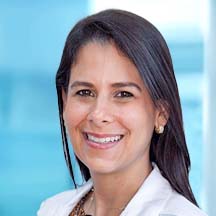 Dr. Mónica Cruz Arias — Médico