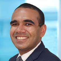 Dr. Víctor Requena Saavedra — Médico