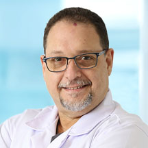 Dr. Hernando Ponce Burgos — Médico