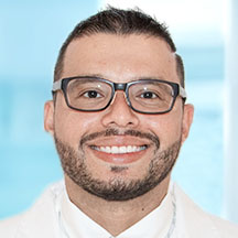 Dr. Gamaliel González Atencio — Médico