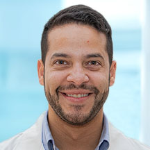 Dr. Carlos A. Candanedo Rodríguez — Médico