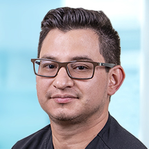 Dr. Robertino Valdes — Médico