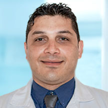 Dr. Roberto Lewis — Médico