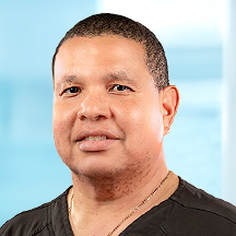 Dr. José Elías Vergara González — Médico