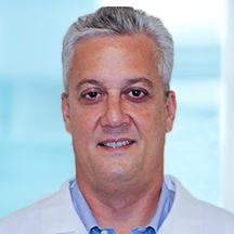 Dr. Carlomagno Castillero Pinilla — Médico