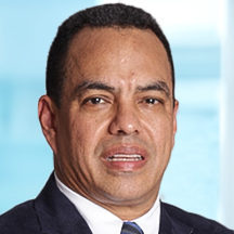 Dr. Luis Carlos Caballero — Médico