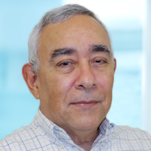 Dr. Bruno Carvajal Gumban — Médico