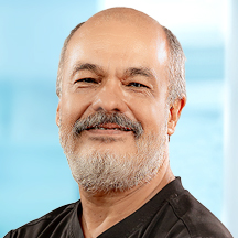 Dr. Luis A. Morales Tribaldos — Médico