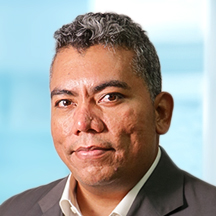 Dr. Cristian García — Médico