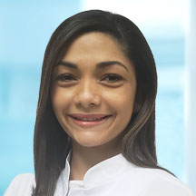 Dr. Alexandra Yvette Araujo Del Rosario — Médico