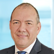 Dr. Carlos Montero — Médico