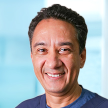 Dr. Roger Néstor Vega Batista — Médico