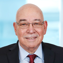 Dr. Rafael Sánchez — Médico
