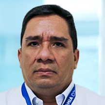 Dr. Marcos Young. — Médico