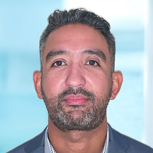 Dr. Juan Correa — Médico