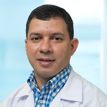 Dr. Efraín Carles — Médico