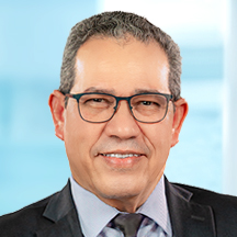 Dr. Armando Garrido Esquivel — Médico