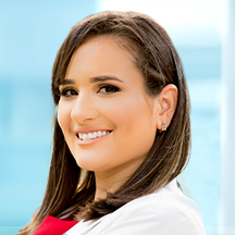 Dr. Larissa Calvo — Médico