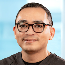 Dr. Santiago Abdiel Chang Santos — Médico