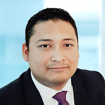 Dr. Jonathan Ostia — Médico