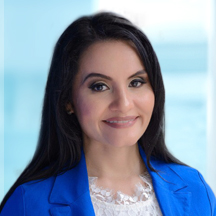 Dr. Karen Zapata — Médico