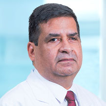 Dr. Juan Carlos Alcedo Velarde. — Médico