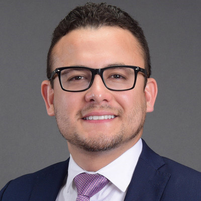 Dr. Orlando Villarreal — Médico