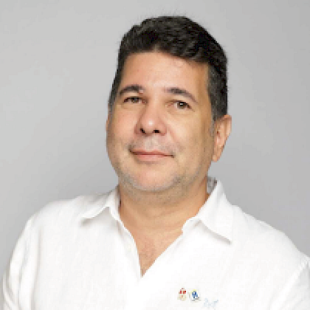 Aroldo J. Blanco Fombona — Corredor De Bienes Raíces