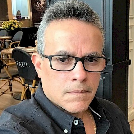 Carlos E. Fonseca Pedreschi — Corredor De Bienes Raíces