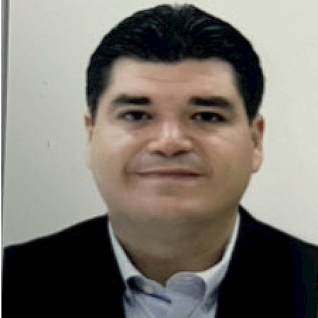 Eduardo J. Vergara Arias — Corredor De Bienes Raíces
