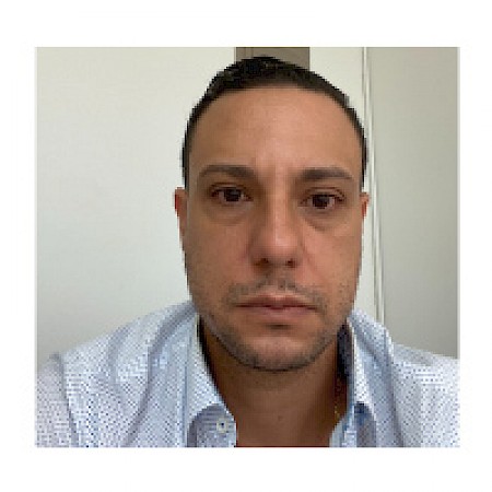 José Francisco Guanti Moke — Corredor De Bienes Raíces