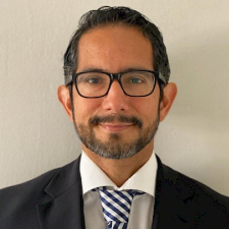José Manuel Amado A. — Corredor De Bienes Raíces
