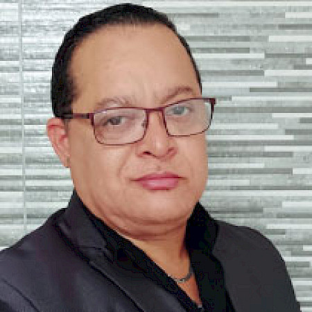 Juvenal Pinzón Bustamante — Corredor De Bienes Raíces