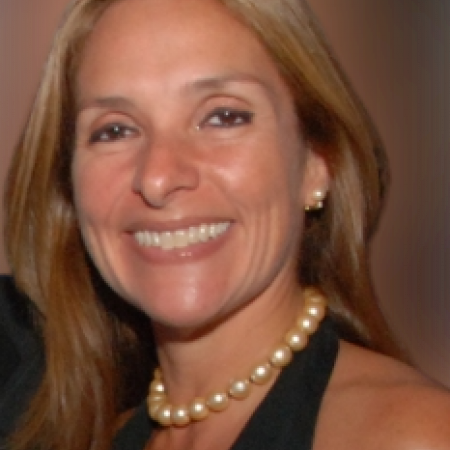 Sandra V. Alvarado Soberanis — Corredor De Bienes Raíces