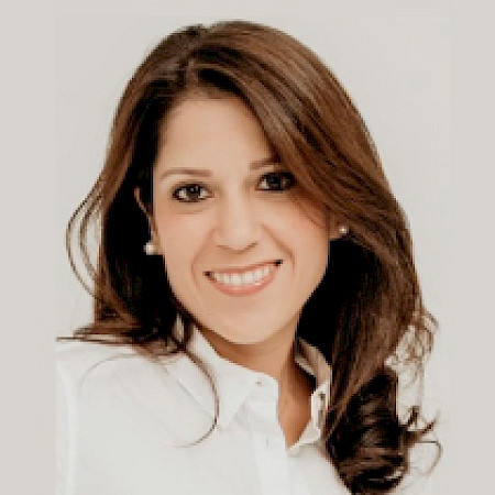 Vivian Lourdes Isaza de Anguizola — Corredor De Bienes Raíces