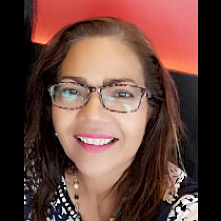 Yadira J. Almengor T. — Corredor De Bienes Raíces